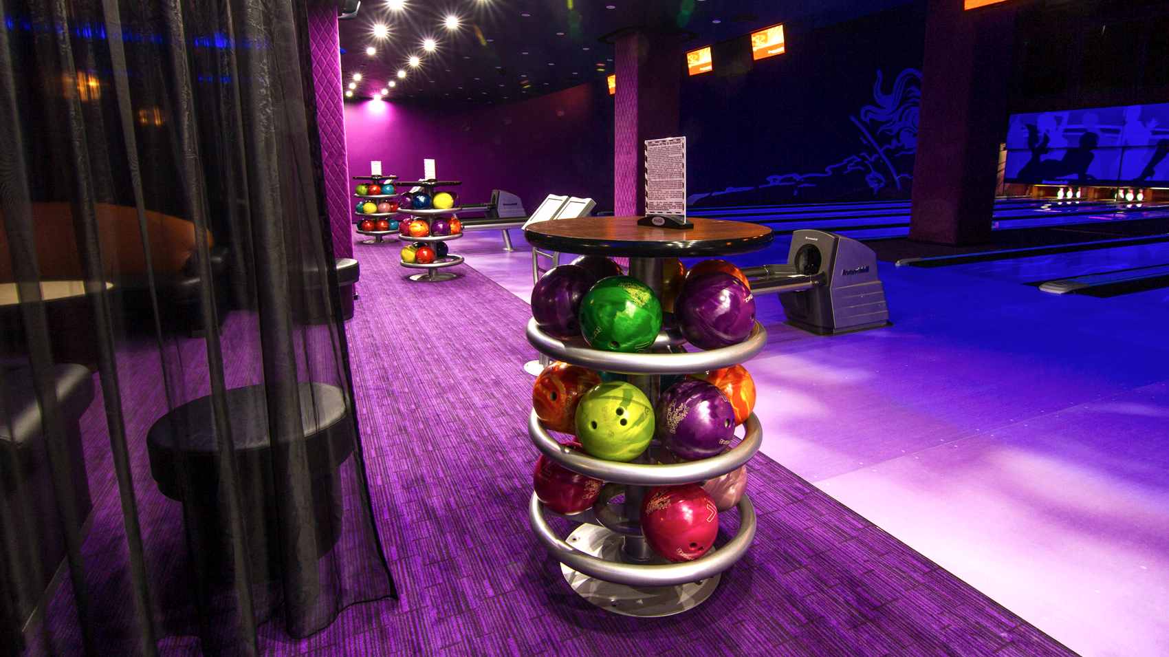 VIP-боулинг, OZ-One Краснодар, ТРК OZмолл
